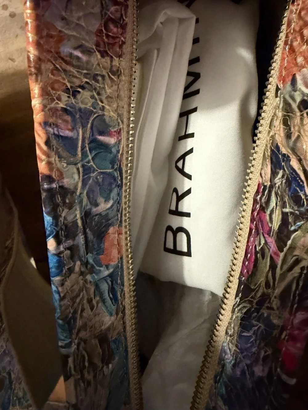 HARD TO FIND !!!! BRAHMIN HILLARY LASSO FLORAL PRINT LEATHER CROSSBODY NWT